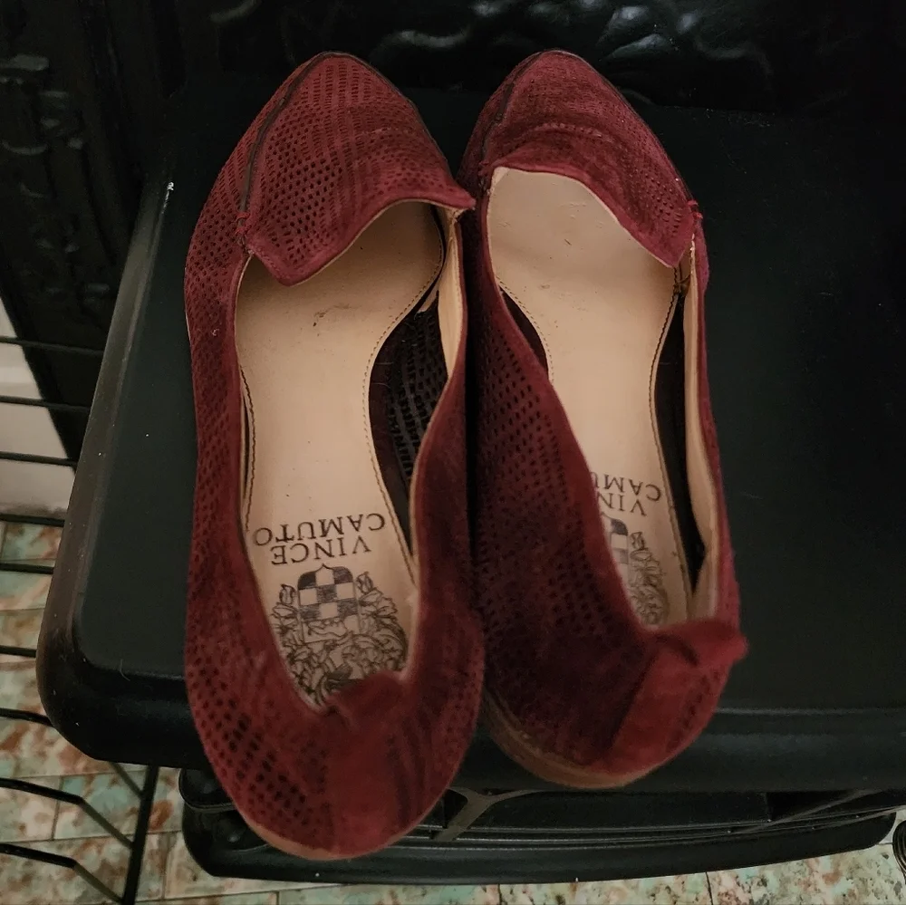 Vince Camuto Burgundy Suede Loafers Slip On Womens Size 7.5